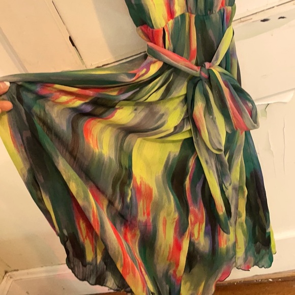 Vera Wang colorful flowy dress! - Picture 6 of 9